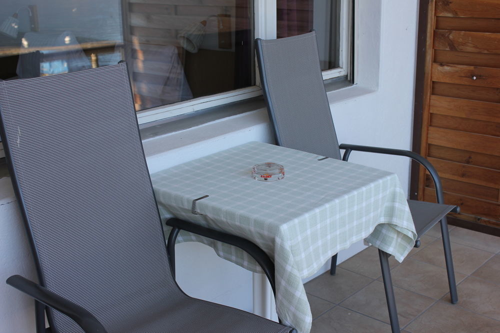 Strandhotel Seeblick Faulensee Екстериор снимка