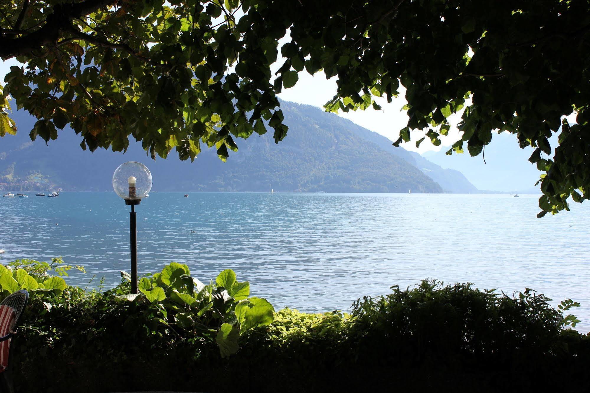 Strandhotel Seeblick Faulensee Екстериор снимка